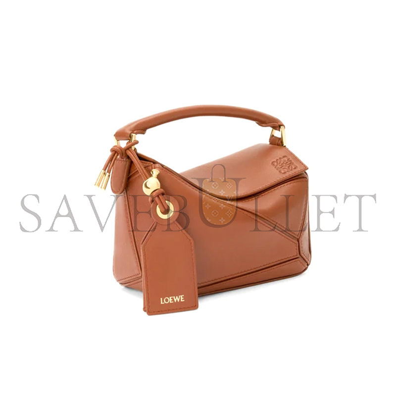 LOEWE MINI FEATHERLIGHT PUZZLE BAG IN NAPPA LAMBSKIN A510PLIX04 (17.5*12.5*7.5cm) LOEWE MINI FEATHERLIGHT PUZZLE BAG IN NAPPA LAMBSKIN A510PLIX04 (17.5*12.5*7.5cm)